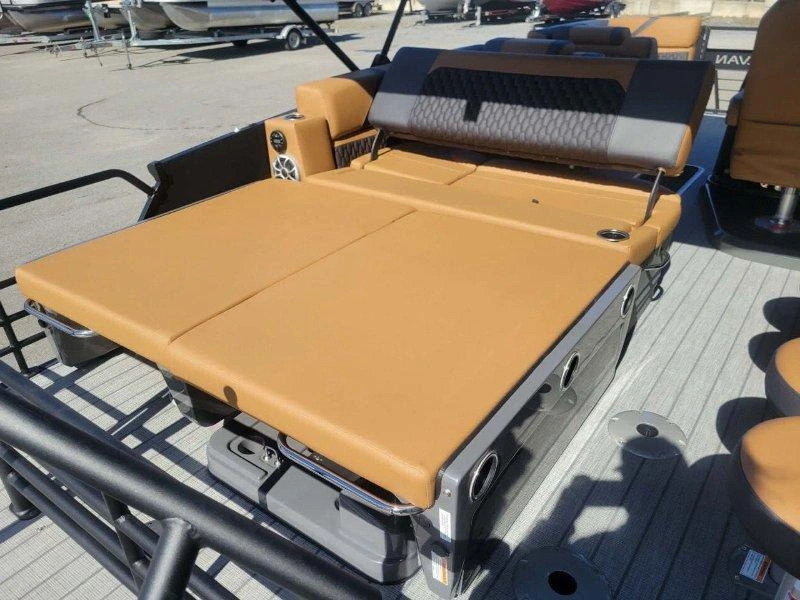 2027 Sylvan X3 Dlz Bar Platinum / 150hp alt