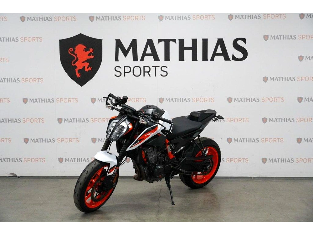 Ktm 890 Duke R 2021 alt