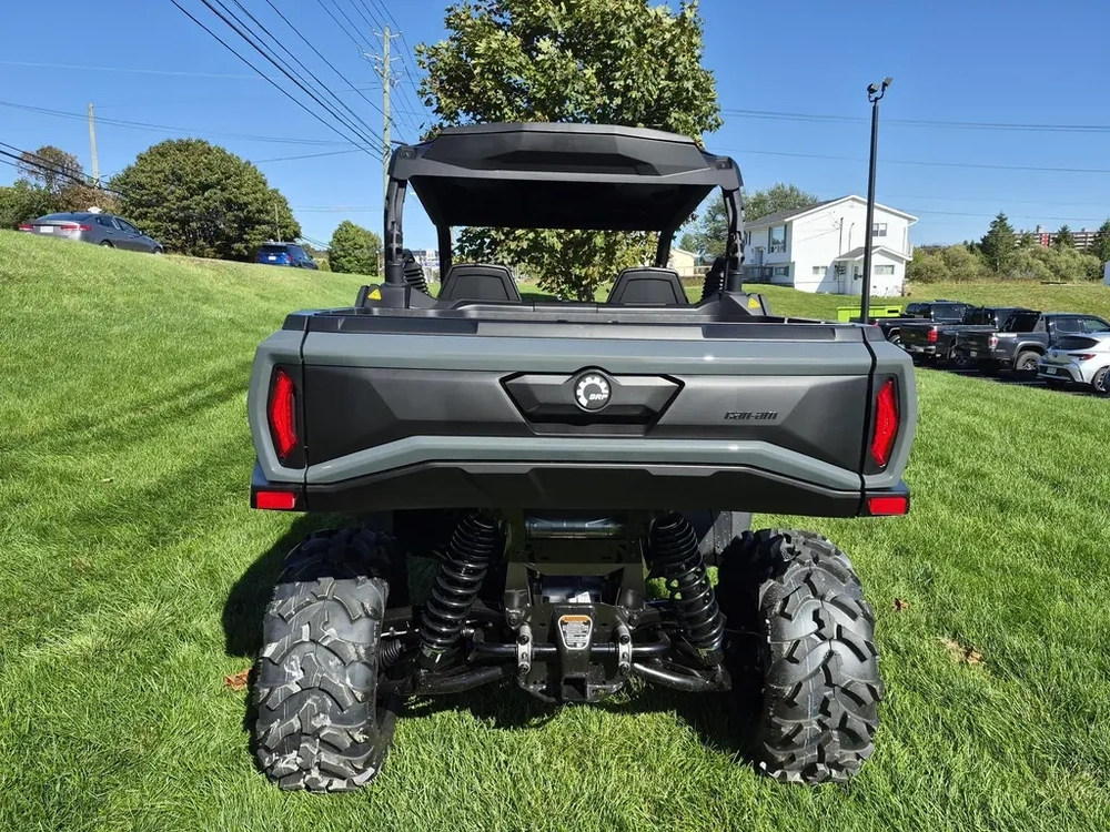 2027 Can-am Commander Xt 700