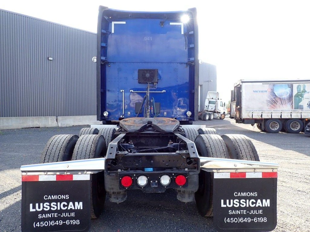 Kenworth T680 2024