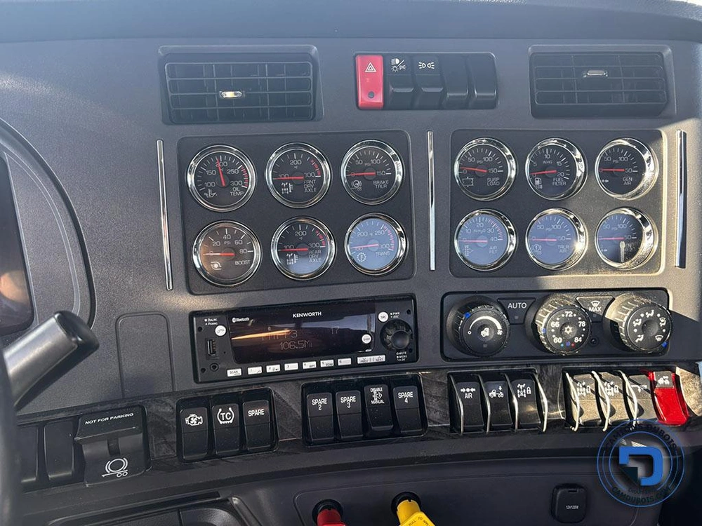 2024 Kenworth W990 alt