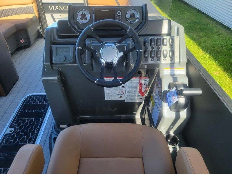 2027 Sylvan X3 Dlz Bar Platinum / 150hp alt