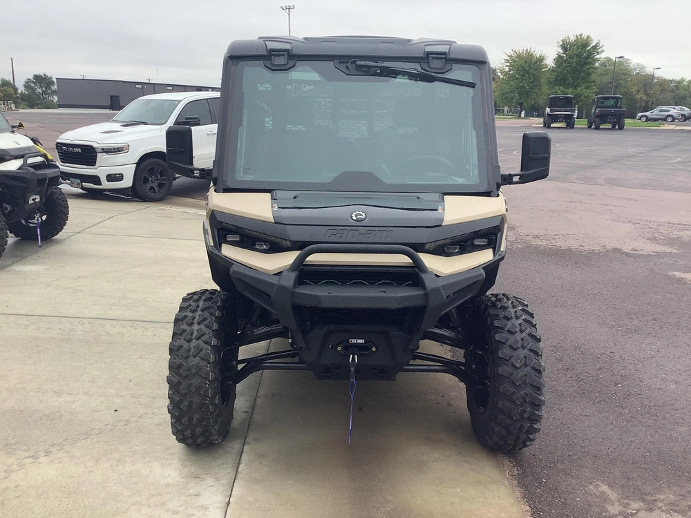 2027 Can-am Defender Hd11 Limited alt