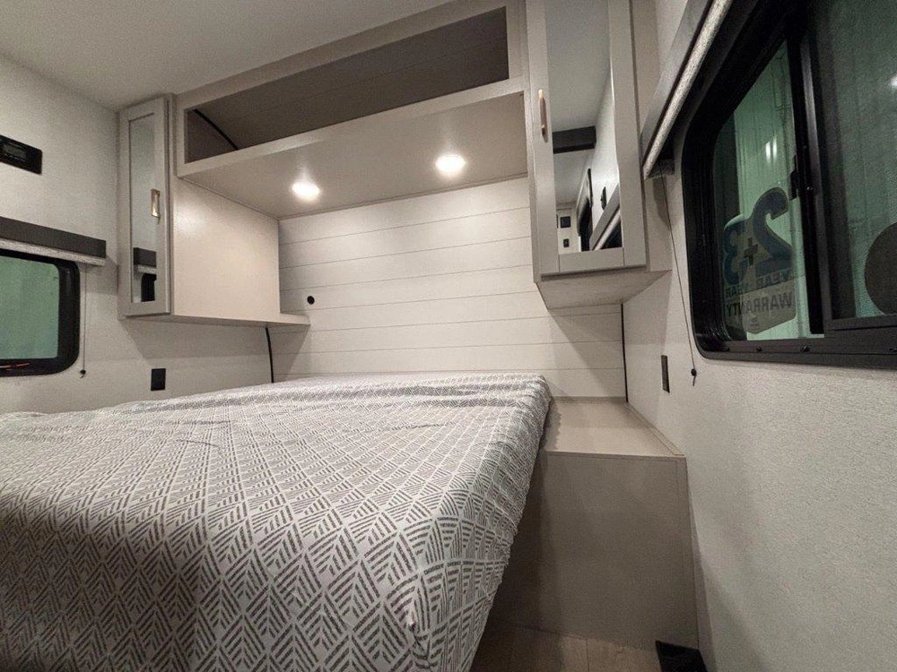 Jayco Jay Flight 261bhs 2027 alt
