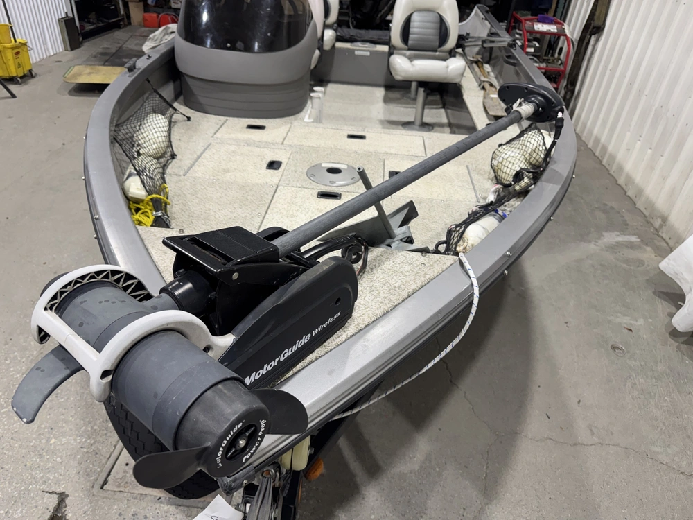 Crestliner 1600 Fish Hawk 2008 alt