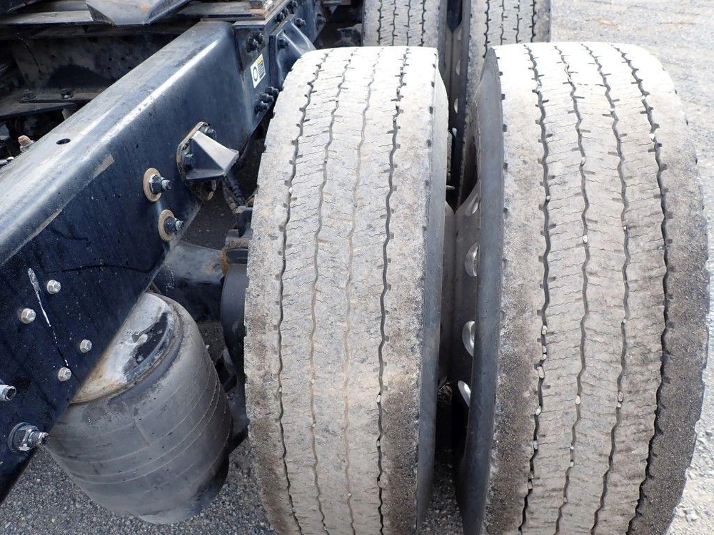Kenworth T680 2024