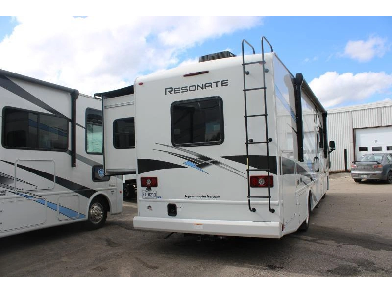 2024 Thor Motor Coach Resonate 30c alt