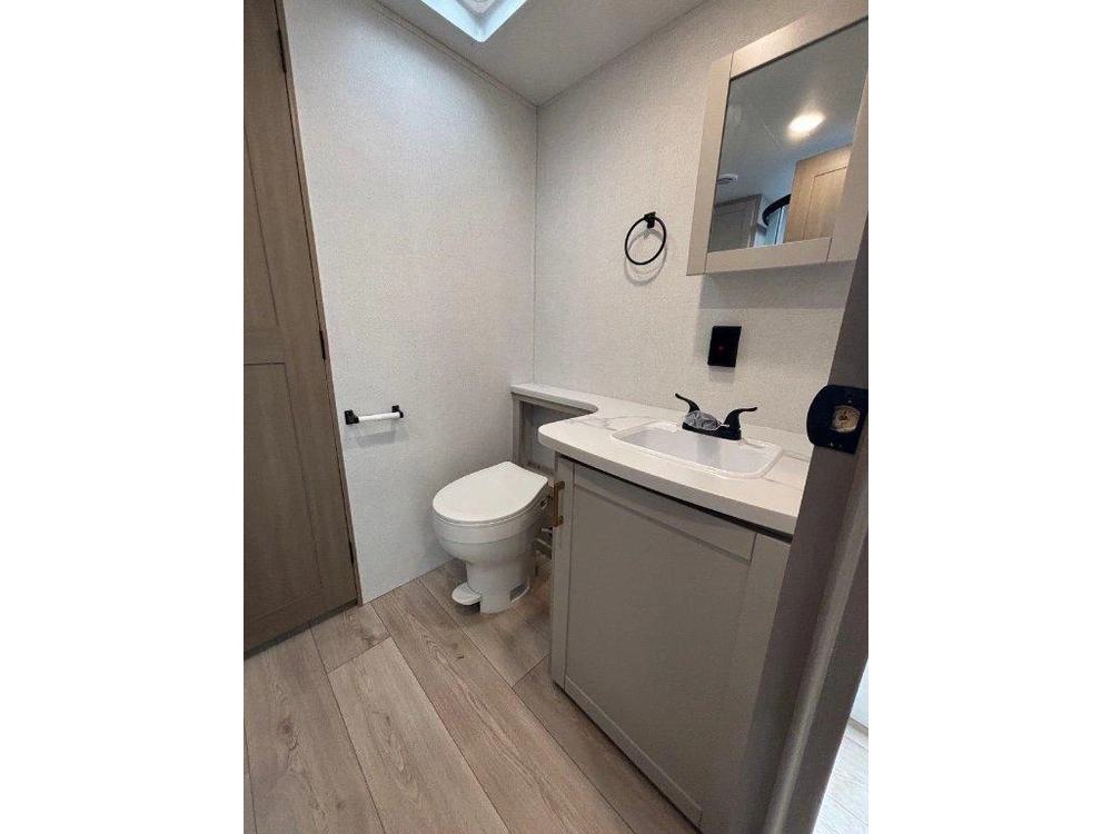 Jayco Jay Flight 380dqs 2027 alt