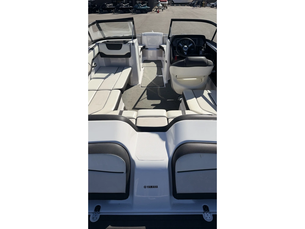 2017 Yamaha Ar210