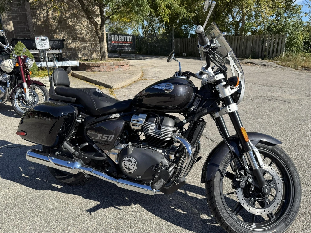 2026 Royal Enfield Vumt69bb Demo - Super Meteor 650 alt