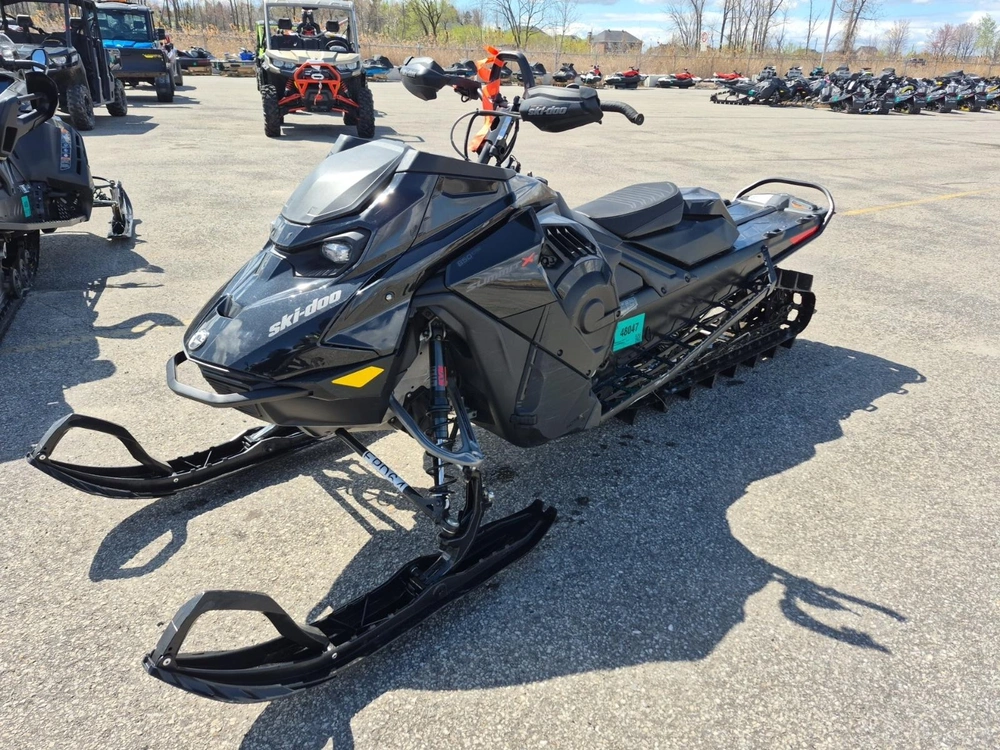 2026 Ski-doo Summit X 154 3" 850 Etec 10.25 Screen With Shot (black)