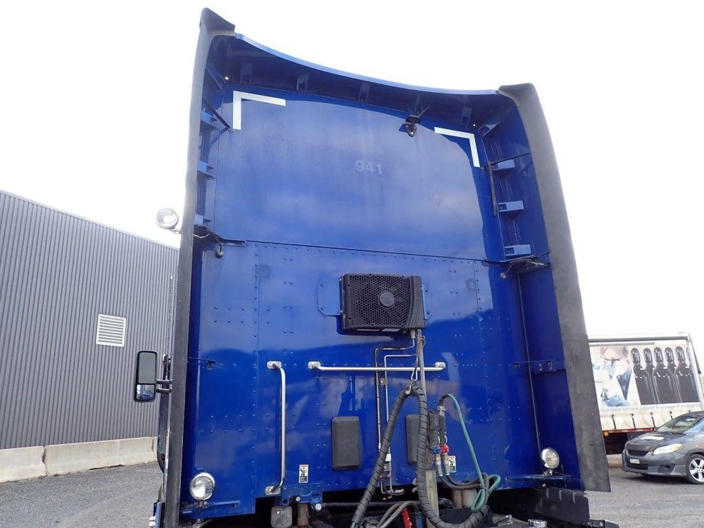 Kenworth T680 2024