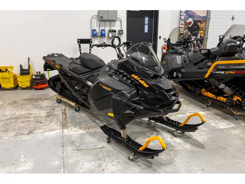 Ski-Doo GDVB TUNDRA LE 600 EFI 2027