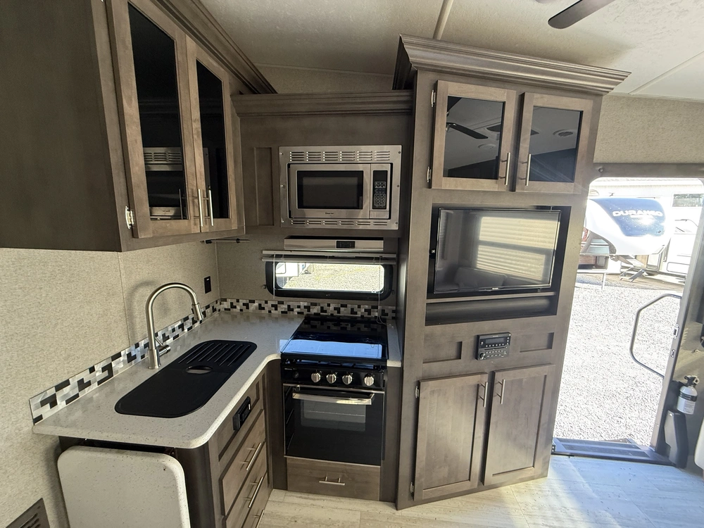 Forest River Rockwood Ultra Lite 2441w 2019 alt