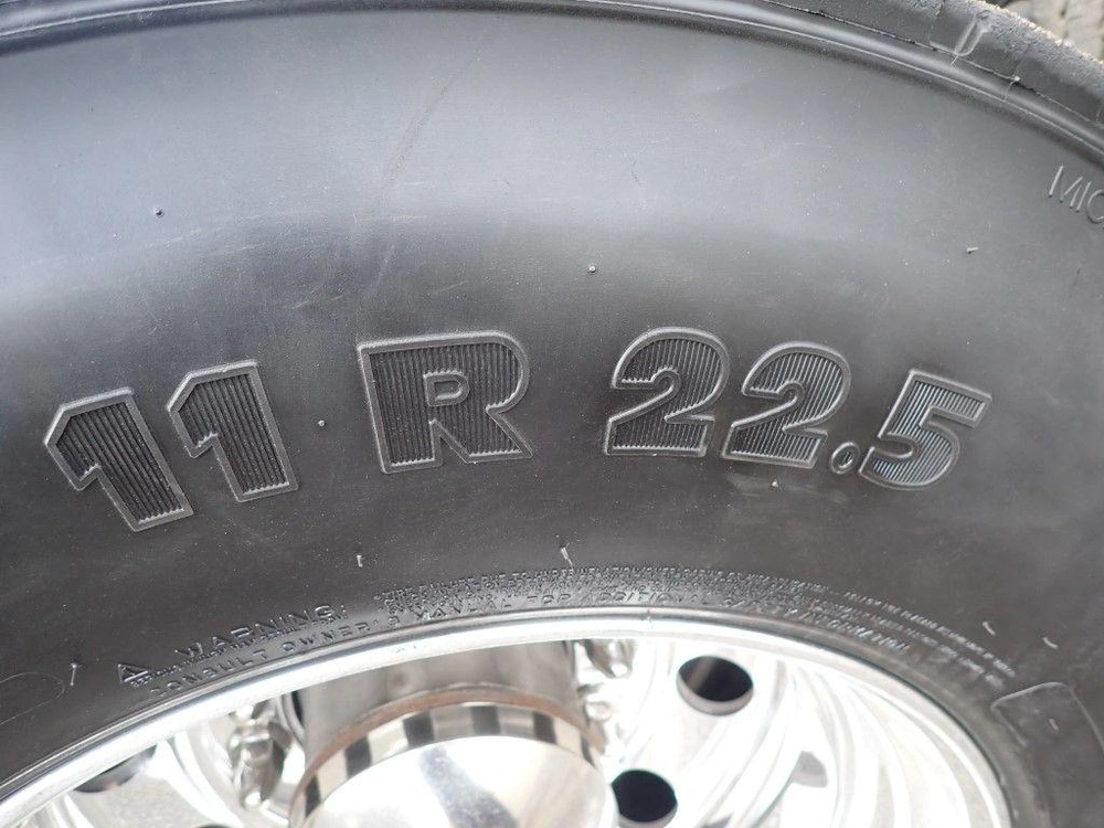 Kenworth T680 2024