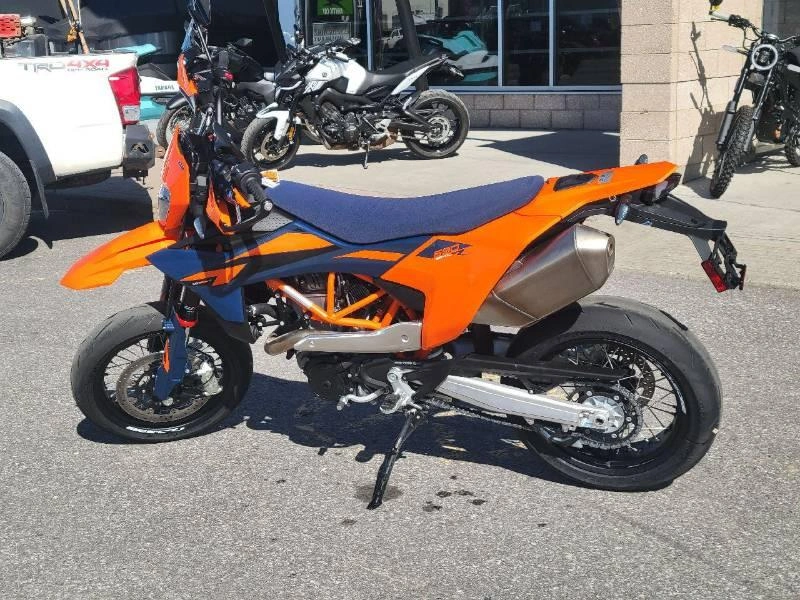 2026 Ktm 690 Smc R alt