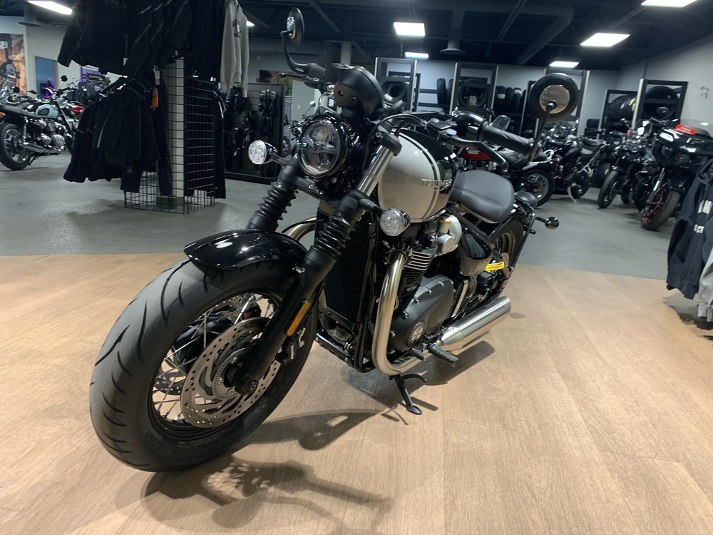 2024 Triumph Bonneville Bobber - Black