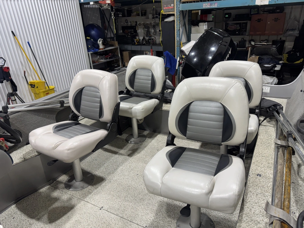Crestliner 1600 Fish Hawk 2008 alt
