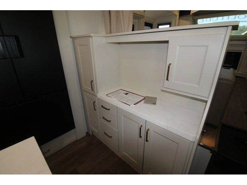 Grand Design Solitude 380fl 2027 alt