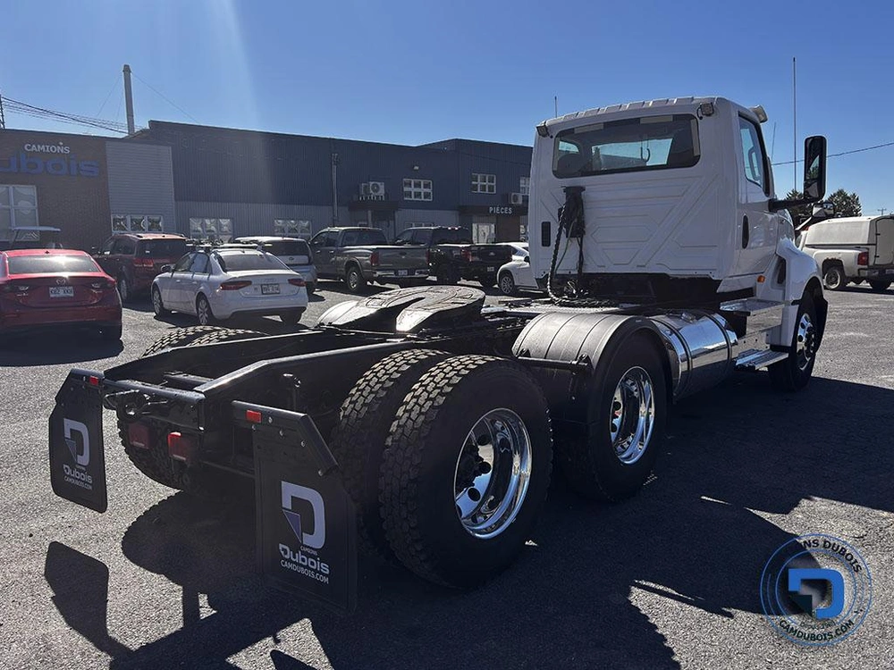 2018 International Lt625 alt