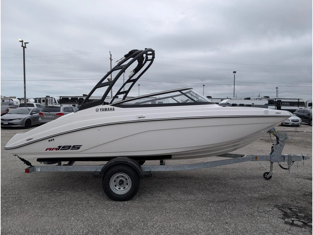 2025 Yamaha Ar195 White alt