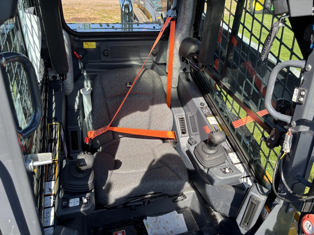 John Deere 333g 2024