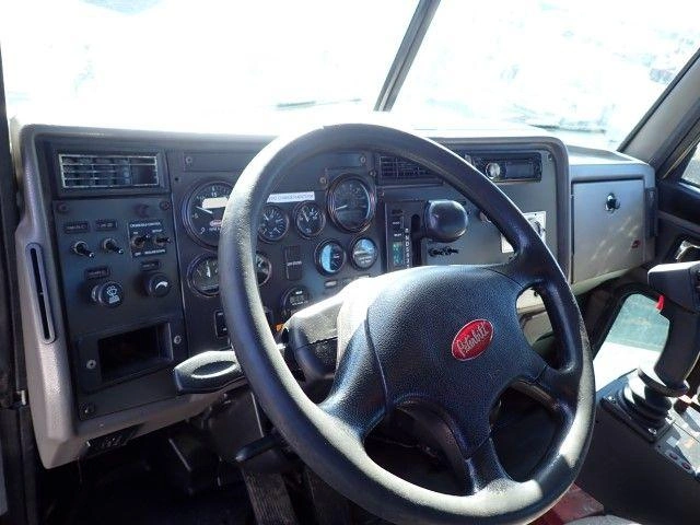 Peterbilt 340 2010