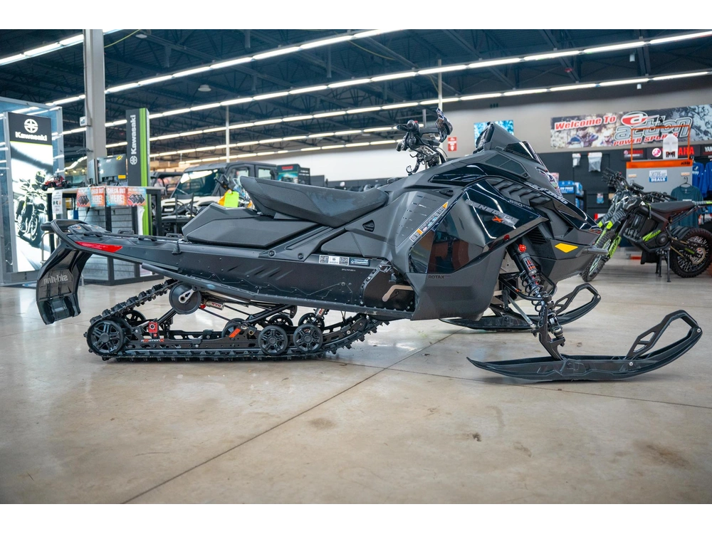 2023 Ski-doo Renegade X-rs 850