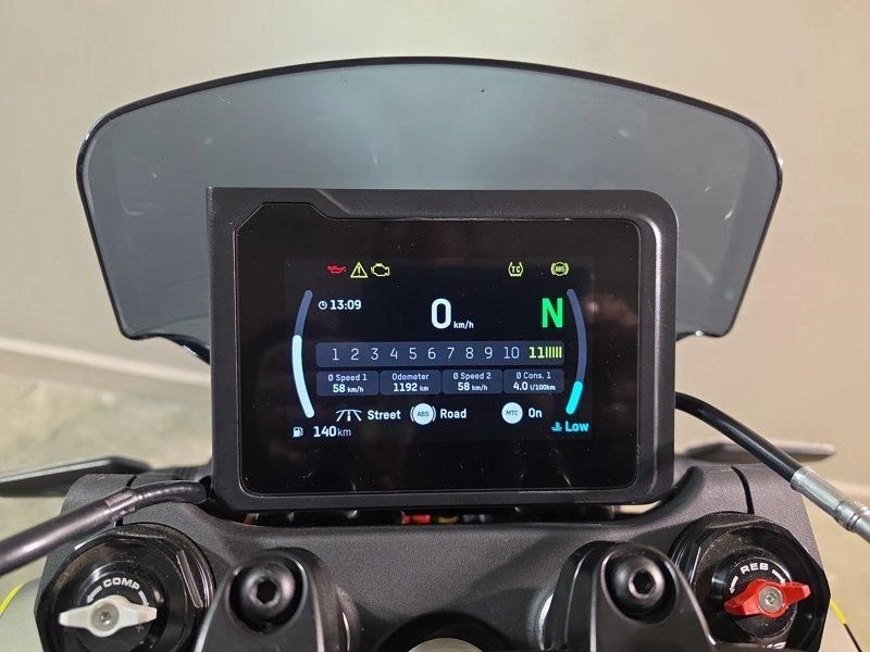 2024 Husqvarna Svartpilen 401 alt