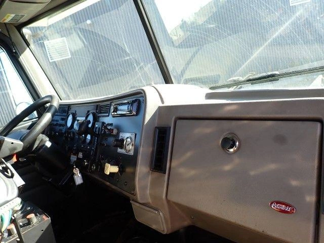 Peterbilt 340 2010