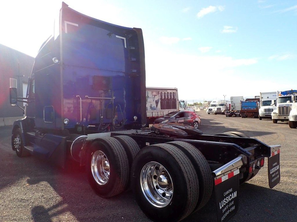 Kenworth T680 2024