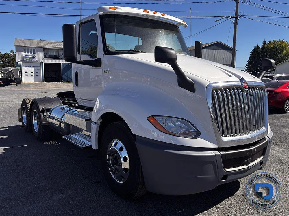 2018 International Lt625 alt