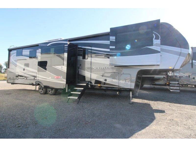 Grand Design Solitude 380fl 2027 alt