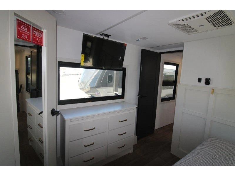 Grand Design Solitude 370dv 2027 alt