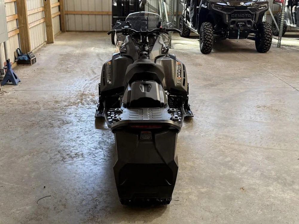 2027 Ski-doo Renegade Adrenaline 900 Ace Turbo R