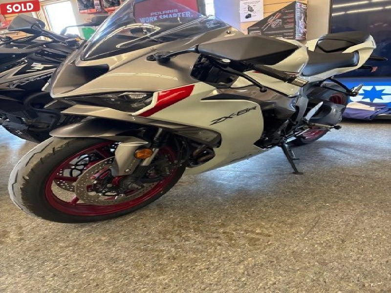 2025 Kawasaki Ninja Zx-6r alt