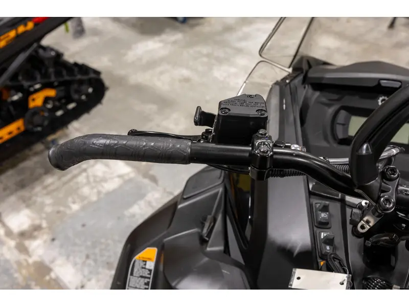 Ski-Doo GDVB TUNDRA LE 600 EFI 2027