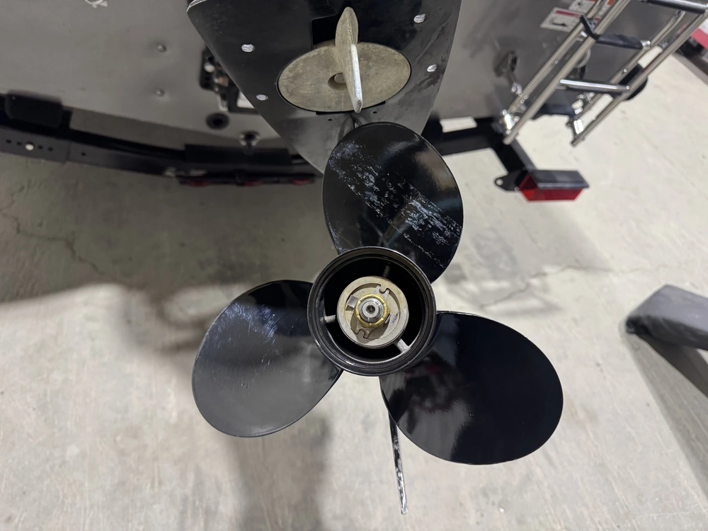 Crestliner 1600 Fish Hawk 2008 alt