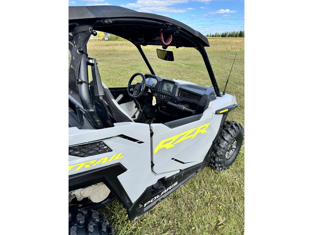 2022 Polaris Rzr Trail Ult alt