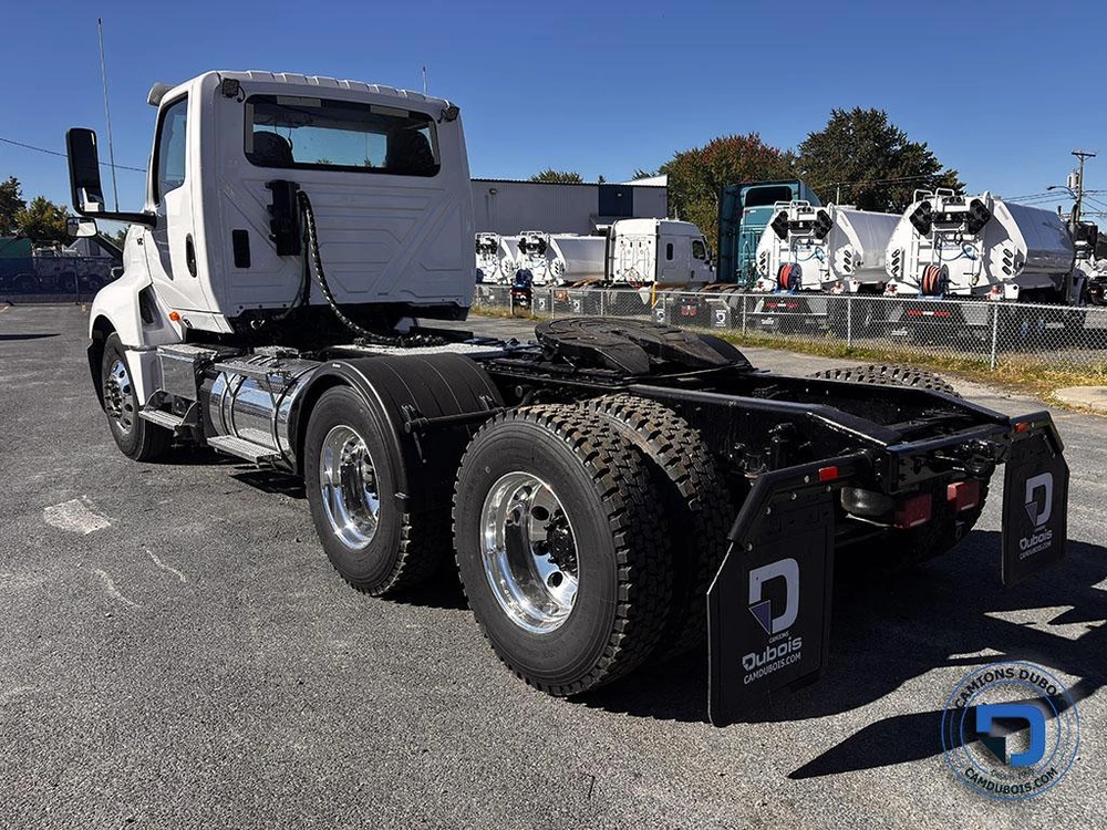 2018 International Lt625 alt