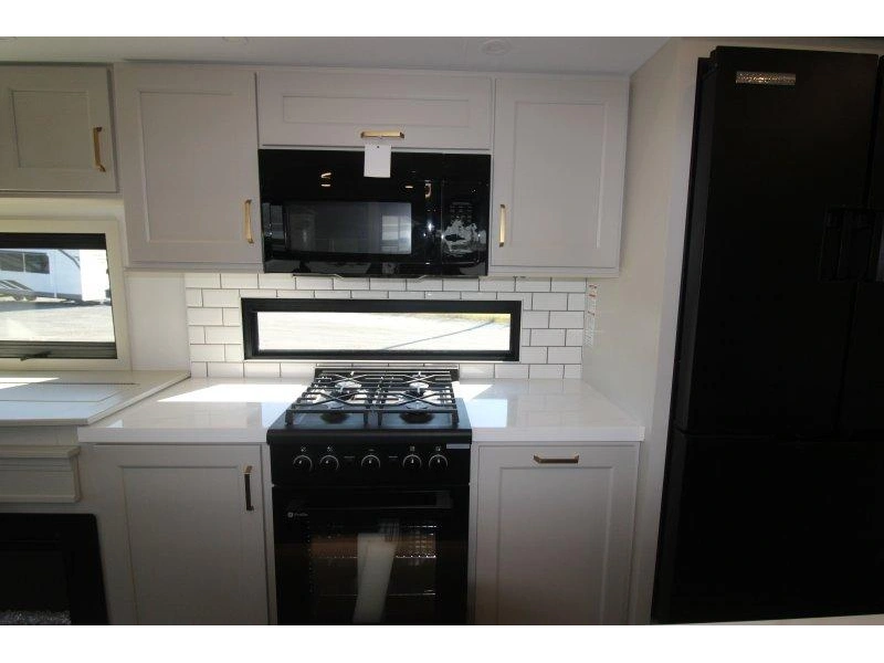 Grand Design Solitude 370dv 2027 alt