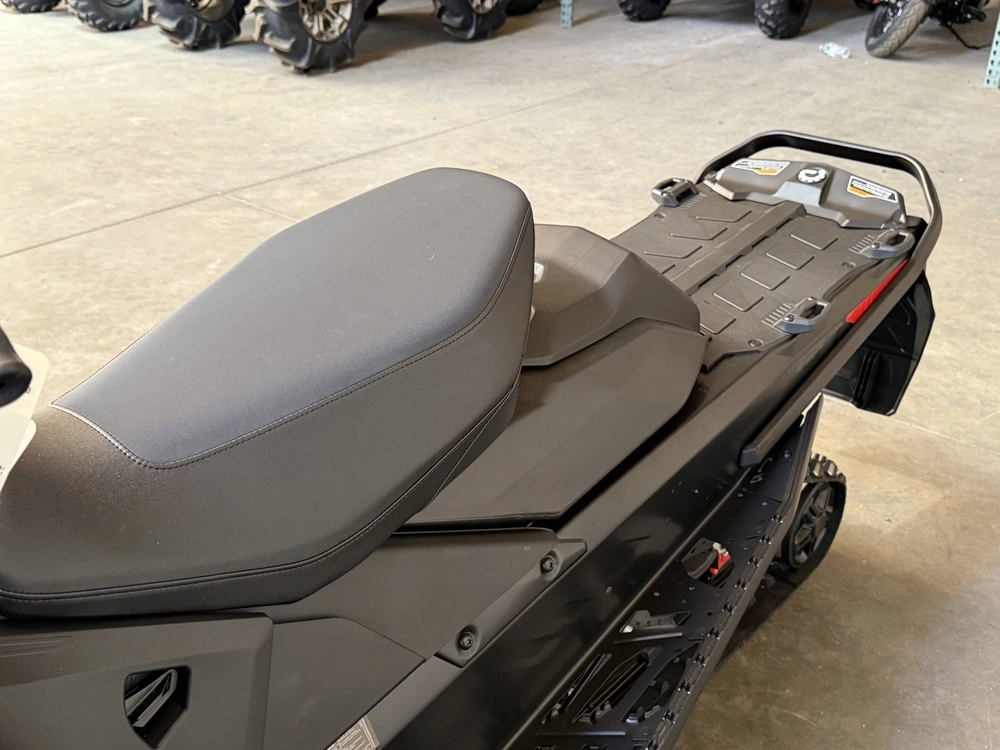 2027 Ski-doo Renegade Adrenaline 900 Ace Turbo R