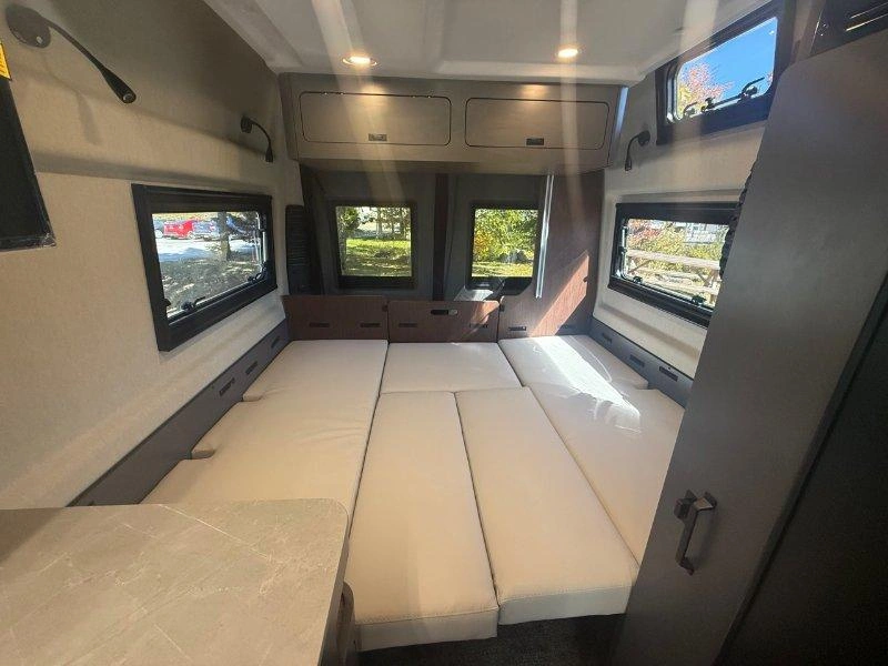 2027 Grand Design Lineage Lvp1 alt