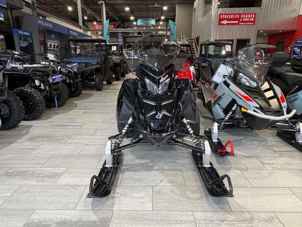 2027 Polaris 850 Titan Adventure Ultimate 1.8 alt