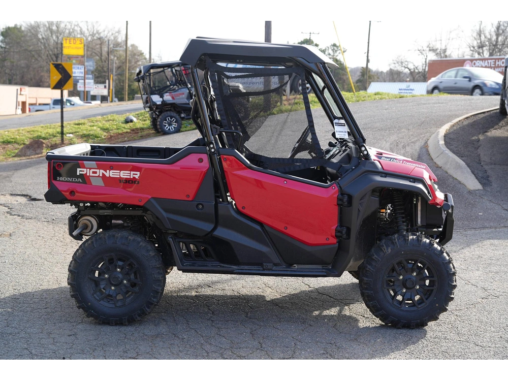 2025 Honda Pioneer 1000 Deluxe