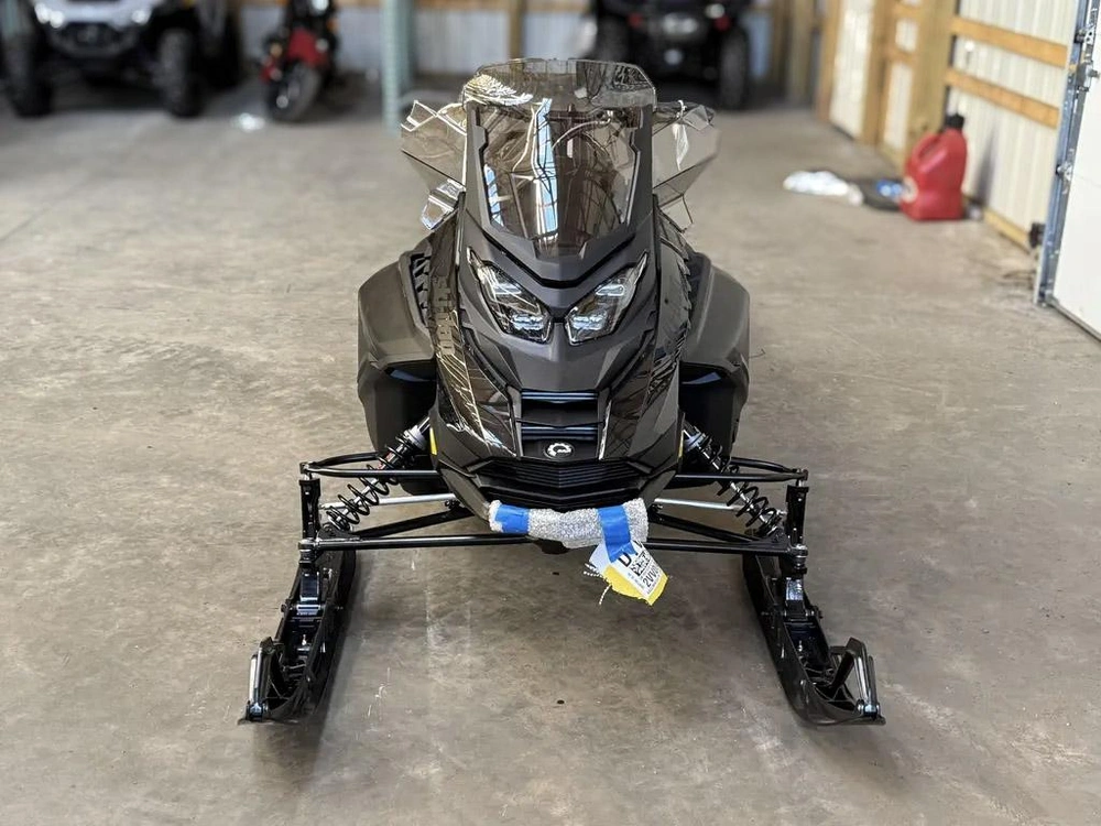 2027 Ski-doo Renegade Adrenaline 900 Ace Turbo R