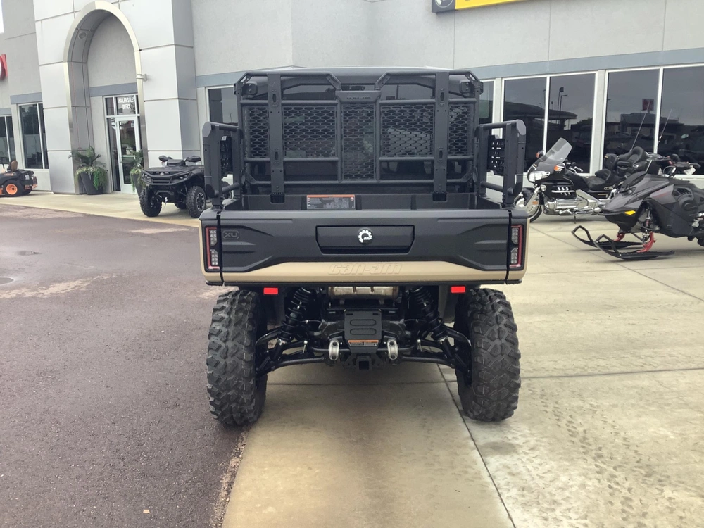 2027 Can-am Defender Hd11 Limited alt