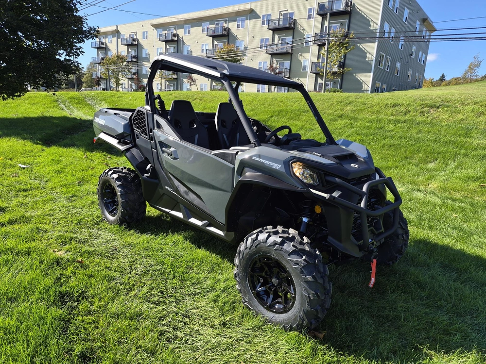 2027 Can-am Commander Xt 700