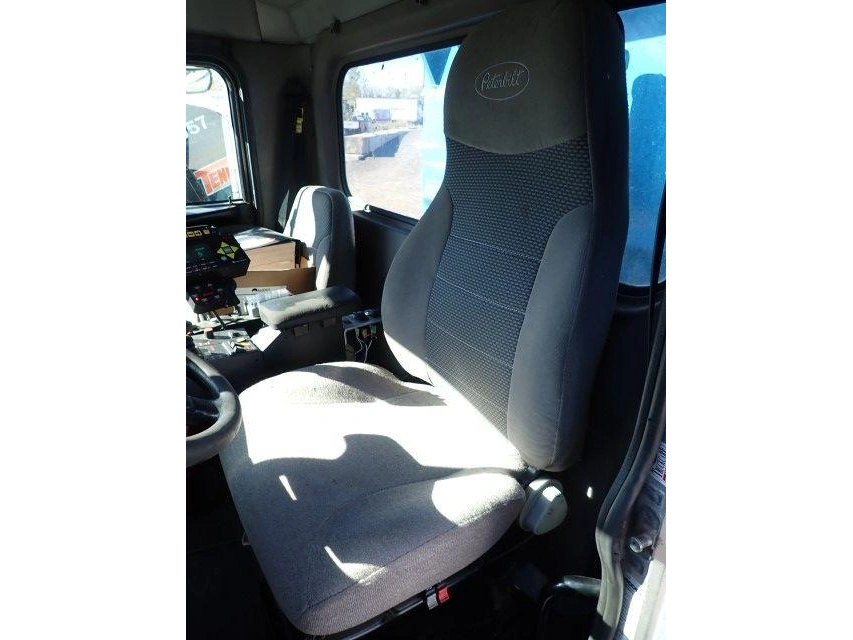 Peterbilt 340 2010
