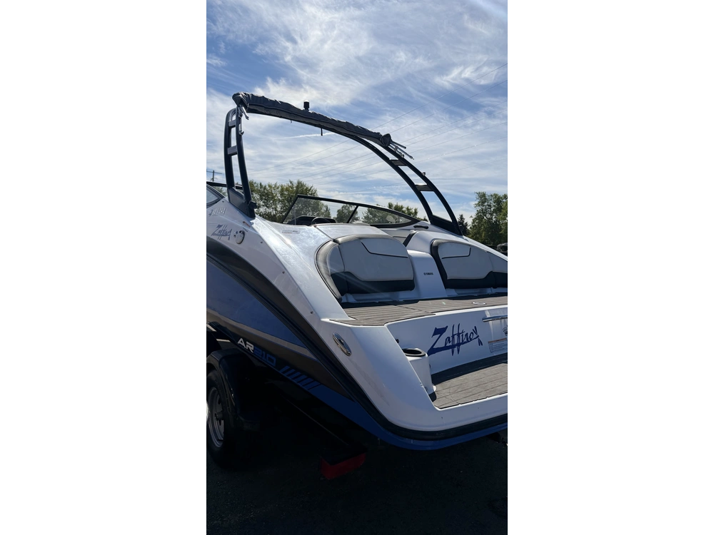 2017 Yamaha Ar210